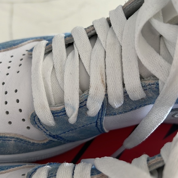 Air Jordan 1 Hyper Royal - Picture 5 of 9